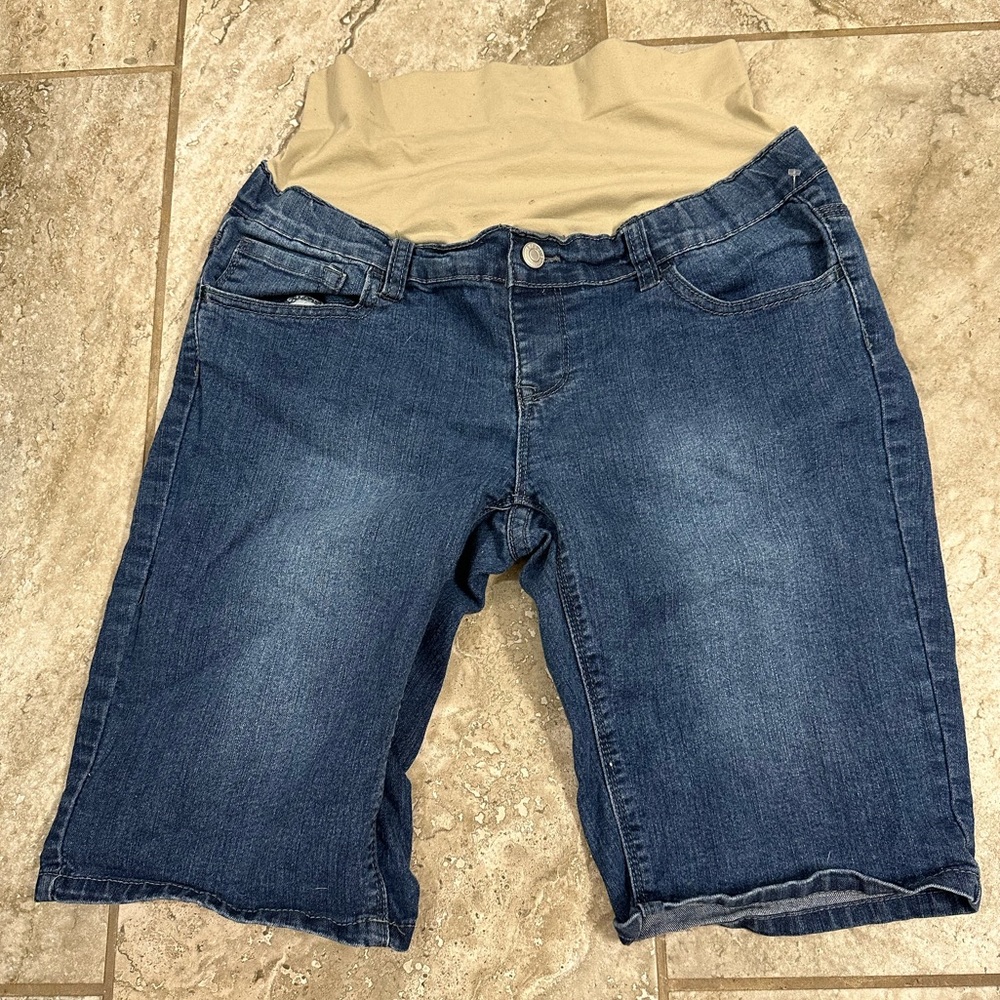 Expected by lilac maternity shorts w/ full-panel waistband | size: medium